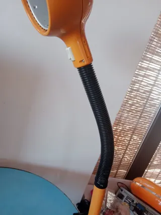 Lampada da scrivania arancione