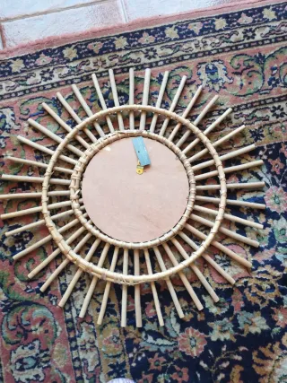 Espejo redondo de mimbre y madera