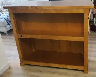 Barra de madera con 2 taburetes