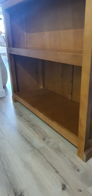 Barra de madera con 2 taburetes