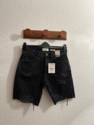 *NUEVOVaquero corto negro talla 40 Pull&Bear