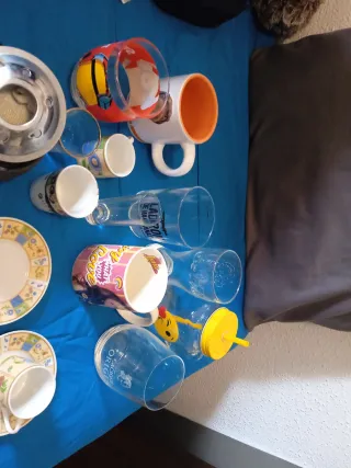 Set de tazas, vasos y fondue