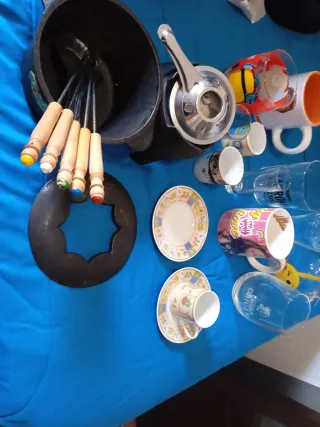 Set de tazas, vasos y fondue