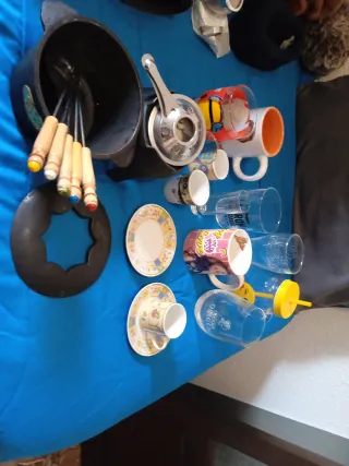 Set de tazas, vasos y fondue