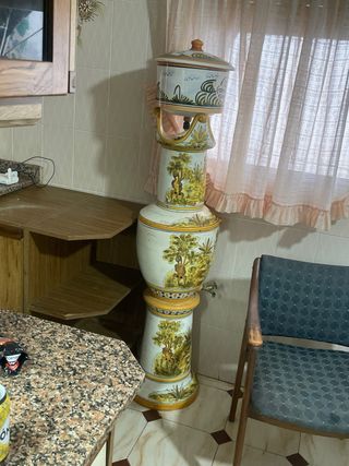 Filtro de agua español antiguo