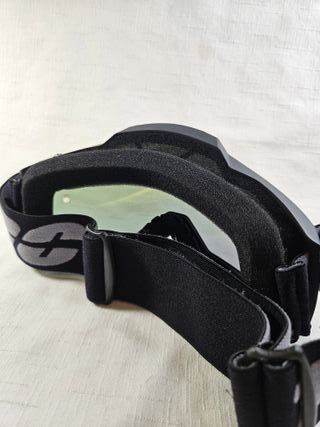 Gafas de esquí con lente amarilla