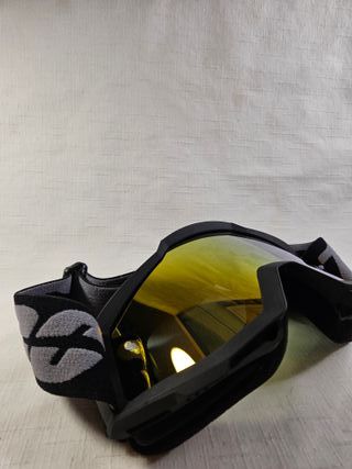 Gafas de esquí con lente amarilla