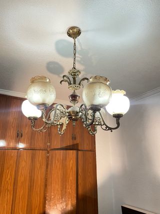 Lámpara de araña antigua