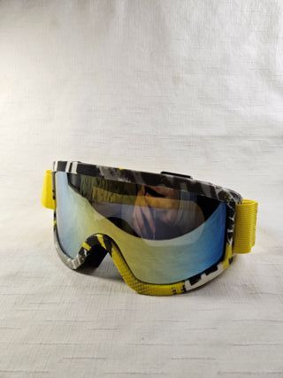 Gafas de esquí con correa amarilla