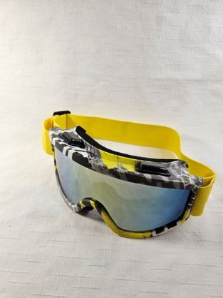 Gafas de esquí con correa amarilla