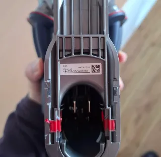 Aspirapolvere Dyson V12 guasto