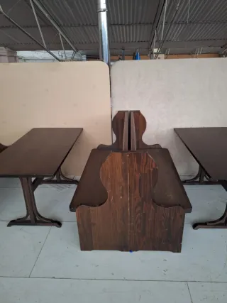 2 Mesas y 4 Bancos de Madera