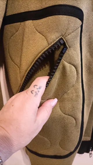 Chaqueta larga Moschino capucha