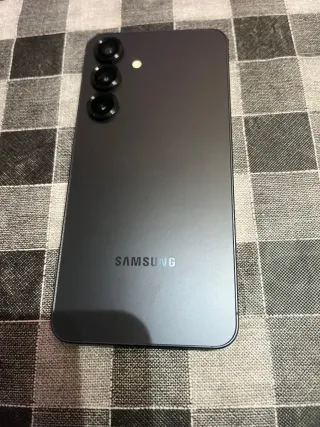 Samsung Galaxy s25 512Gb + fundas + protectores