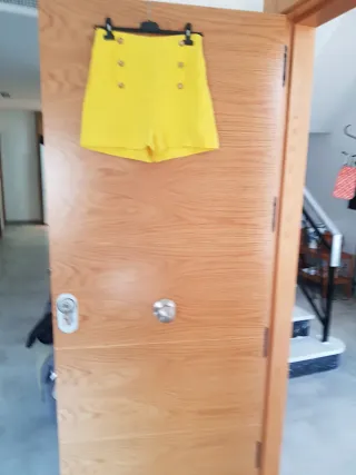 Pantalón corto amarillo Kiabi T.34