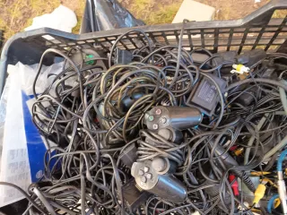 Consolas Sega Mega Drive y Nintendo NES.