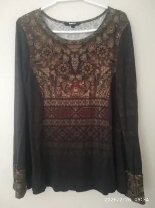 Camiseta Desigual Manga Larga Estampada