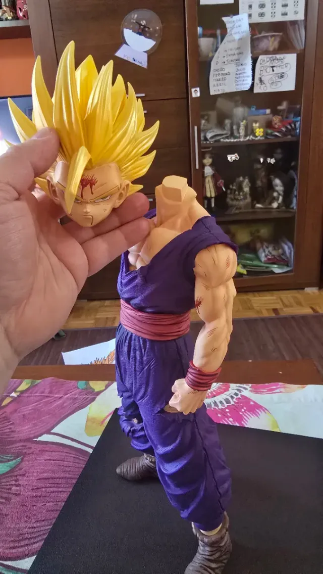 Figura Son Gohan SSJ2 Bola de Dragón