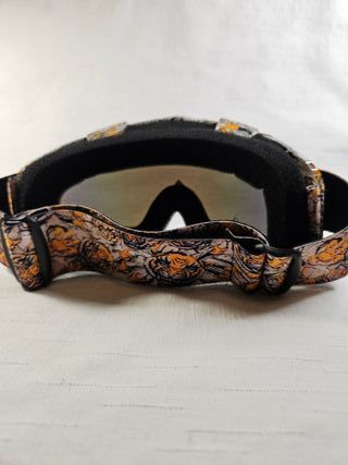 Gafas de esquí con diseño llamativo