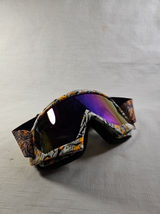 Gafas de esquí con diseño llamativo