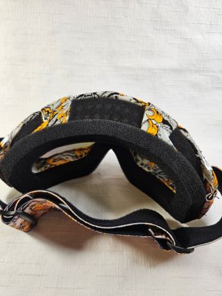 Gafas de esquí con diseño llamativo