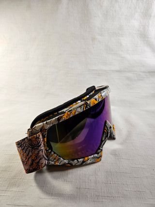 Gafas de esquí con diseño llamativo