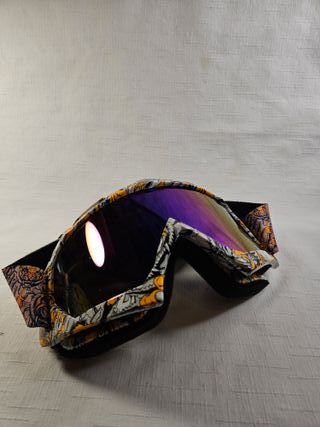 Gafas de esquí con diseño llamativo