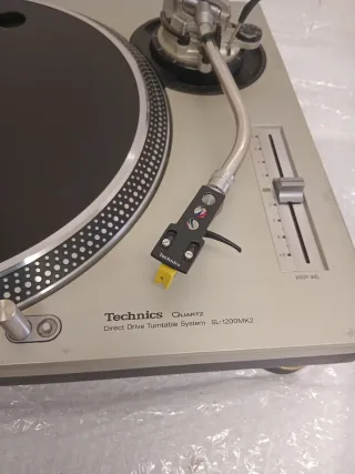 Technics SL-1200MK2 Tocadiscos (2)