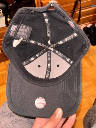Gorra New Era Yankees Negra y Dorada