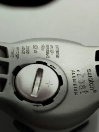 Swatch Reloj Digital Plata y Azul