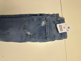 Pantalón Bershka Roto Talla 38