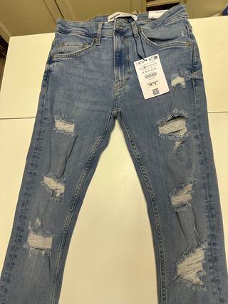 Pantalón Bershka Roto Talla 38