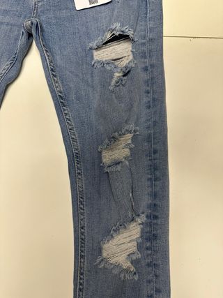 Pantalón Bershka Roto Talla 38