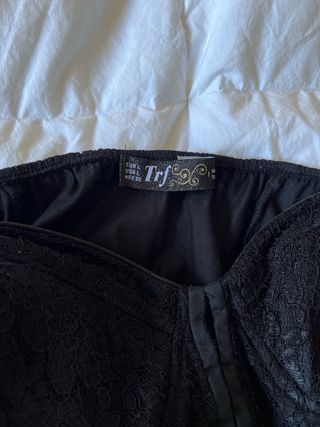 Corsé negro encaje Zara