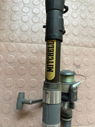 Caña de pescar con carrete