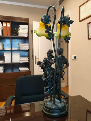 Lámpara Art Nouveau Figuras Florales