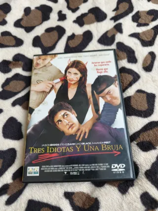 DVD Tres Idiotas y Una Bruja (Comedia)