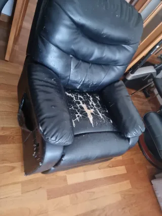 Poltrona in pelle nera