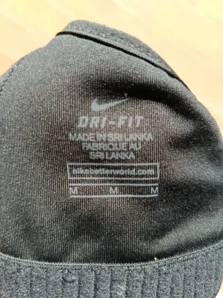 Top deportivo Nike Negro Talla M