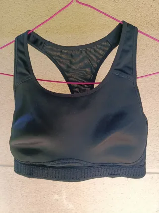 Top deportivo Nike Negro Talla M