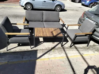 Set di mobili da esterno con divano e poltrone