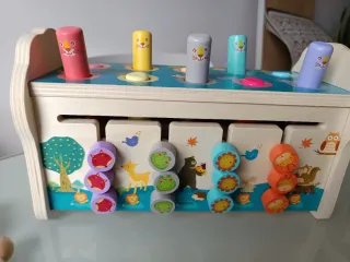 Juguete madera con xilófono y martillos