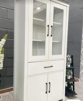 Vetrina in legno e vetro