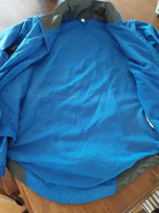 Cortavientos ciclismo azul y gris