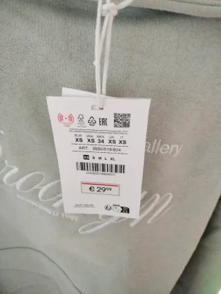 Sudadera con capucha Pull&Bear.