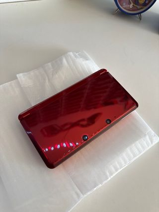 Nintendo 3DS Metallic Red