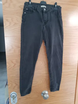 Pantalón vaquero elástico negro Talla 40