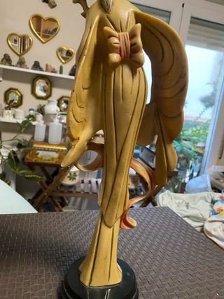 Figura Geisha Tocando Instrumento