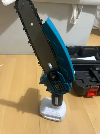 Mini Sierra Eléctrica 21V 2 Baterías NUEVA