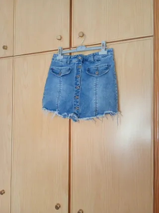 Falda vaquera mujer botones deshilachada